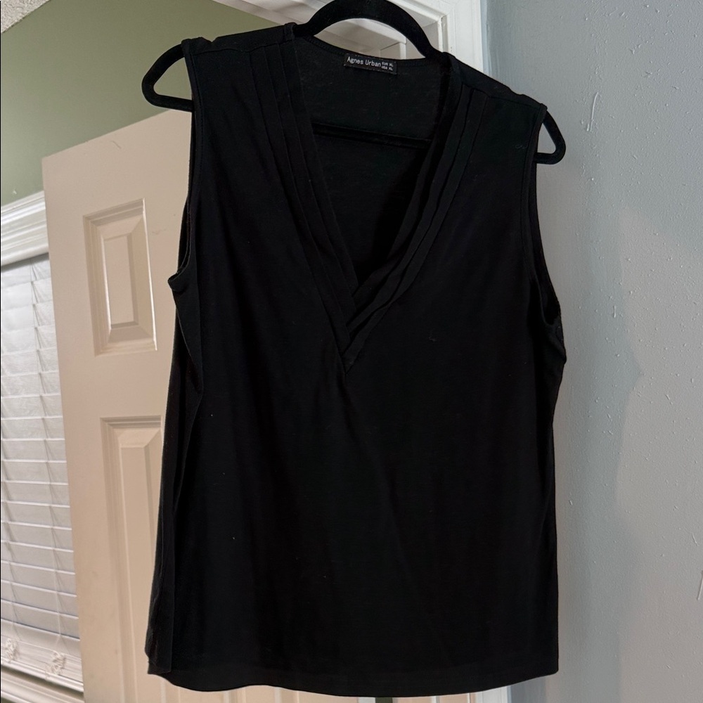 Black Sleeveless Top